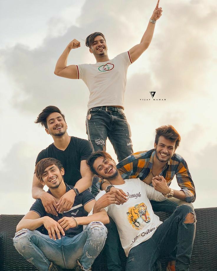 4 friends group dp girl cute