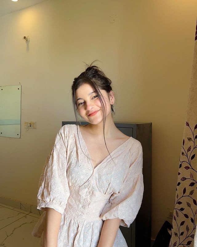 Love Attitude Girls Dp Love Attitude Girls Dp