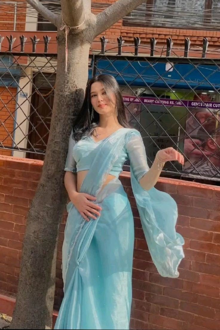 aesthetic dp for instagram for girl in saree aesthetic dp for instagram for girl in saree