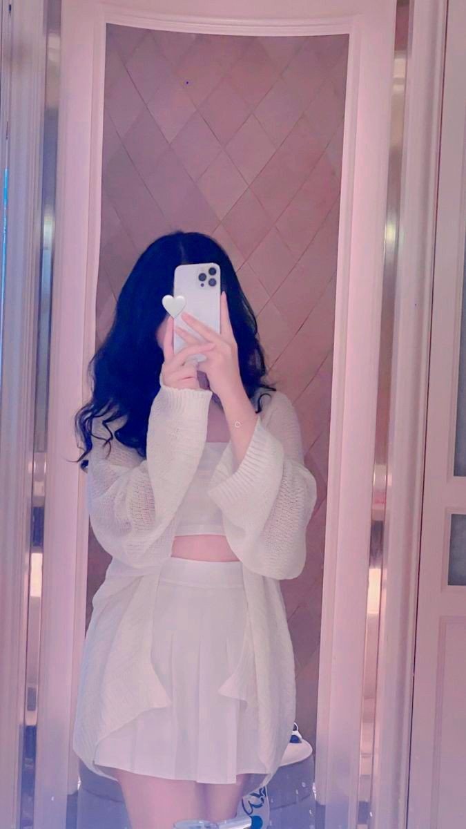 aesthetic mirror selfie dp aesthetic mirror selfie dp