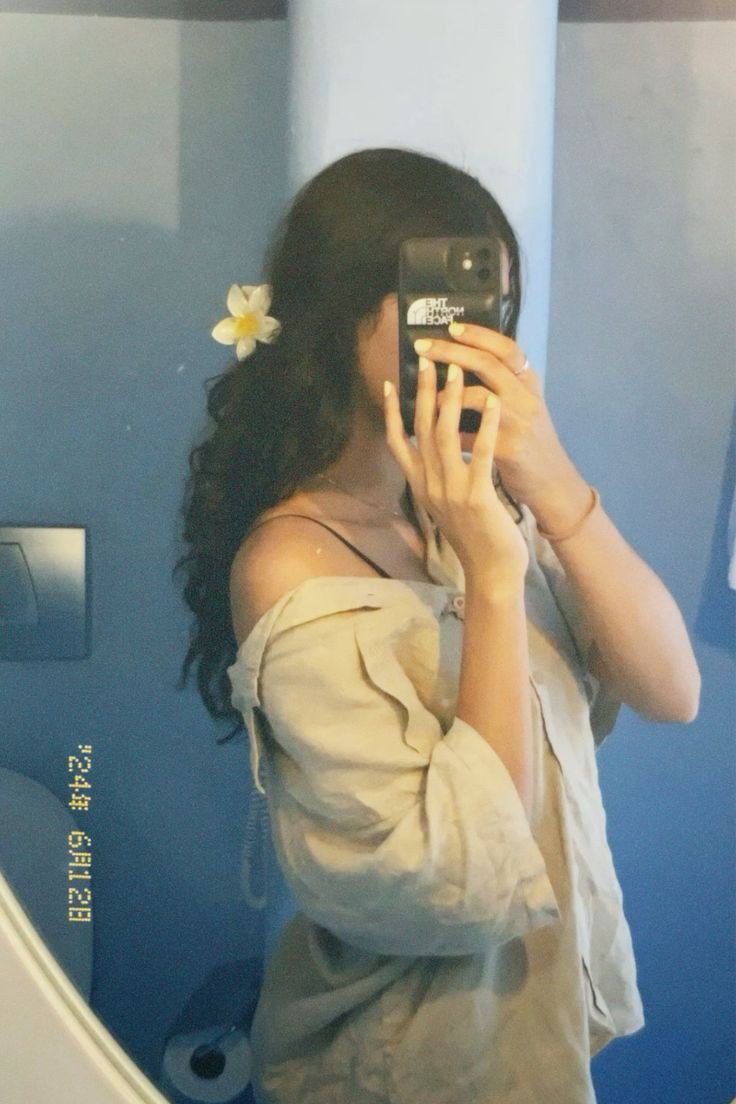 aesthetic mirror selfie dp aesthetic mirror selfie dp