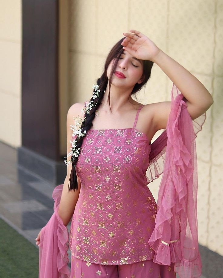 beautiful attitude girls dp beautiful attitude girls dp