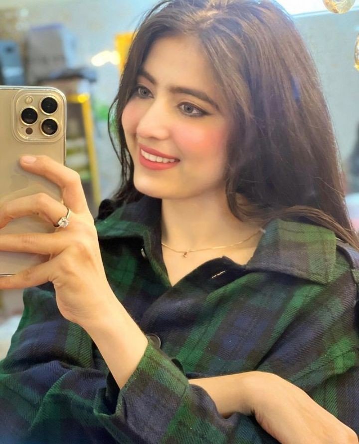 beautiful attitude girls dp beautiful attitude girls dp