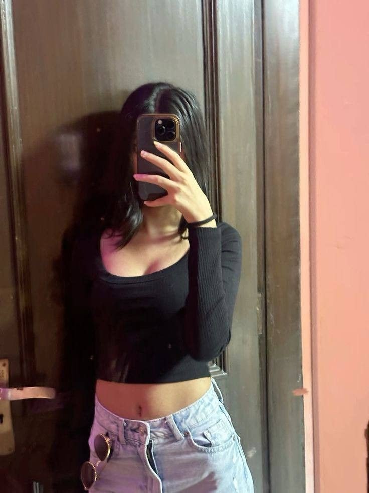 black mirror selfie dp girl black mirror selfie dp girl