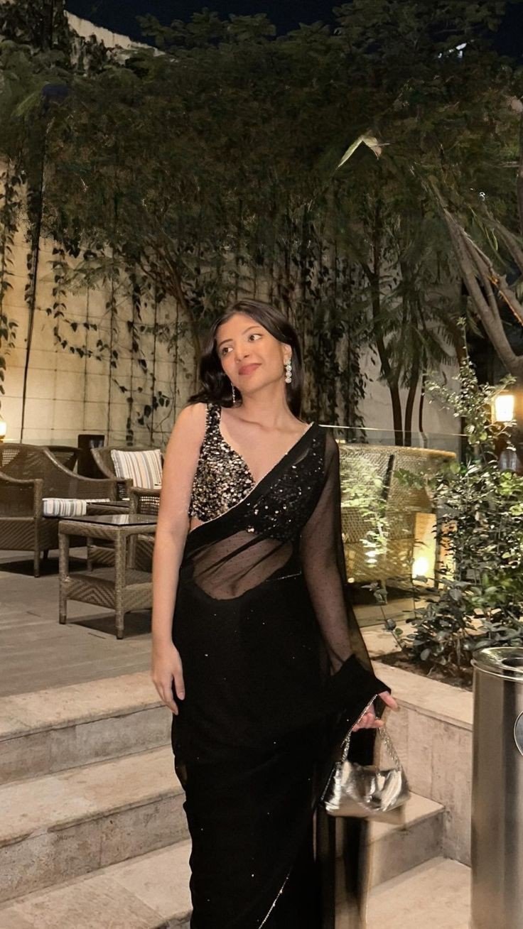 black saree girl dp for instagram black saree girl dp for instagram