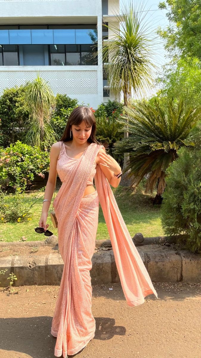 black saree girl dp for whatsapp black saree girl dp for whatsapp