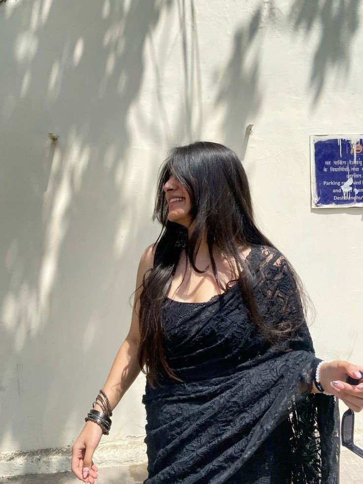black saree girl dp hd black saree girl dp hd