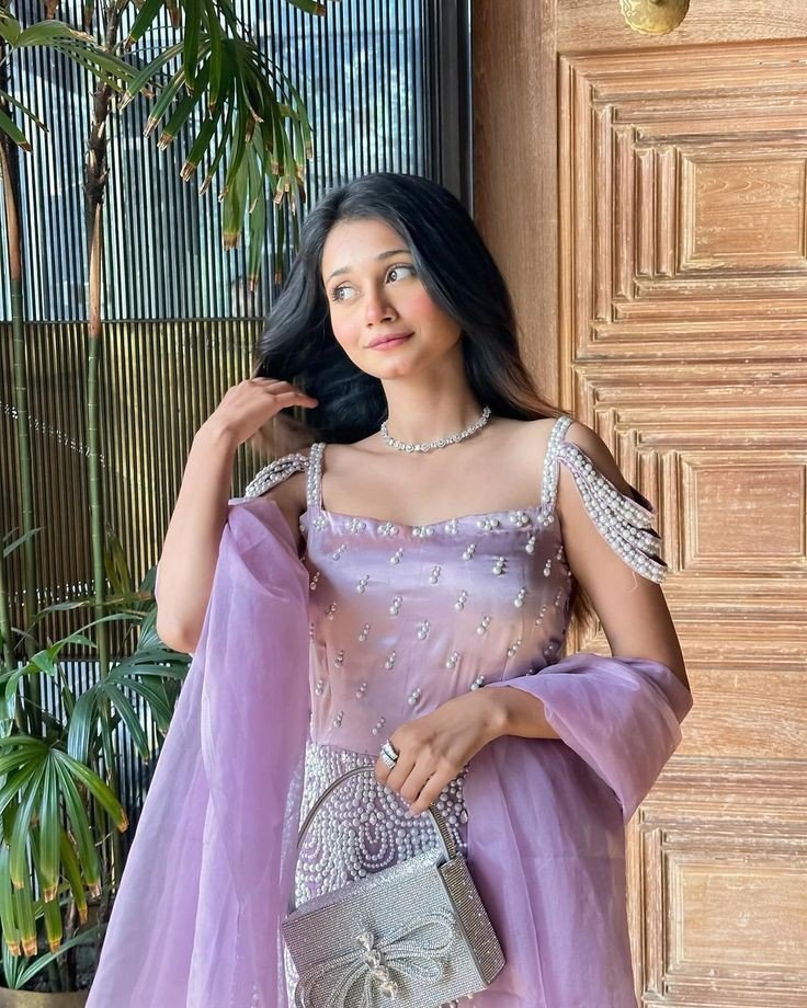 blue colour saree girl dp blue colour saree girl dp