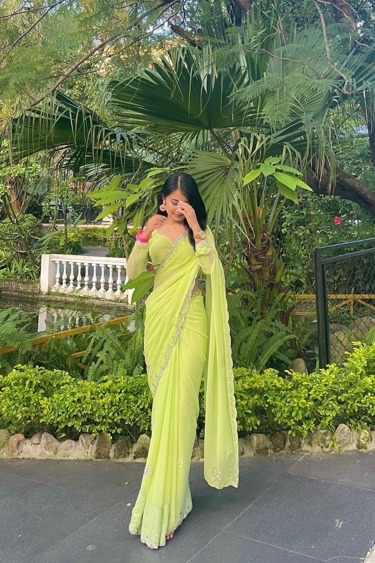cute girl pic in saree for dp for instagram cute girl pic in saree for dp for instagram