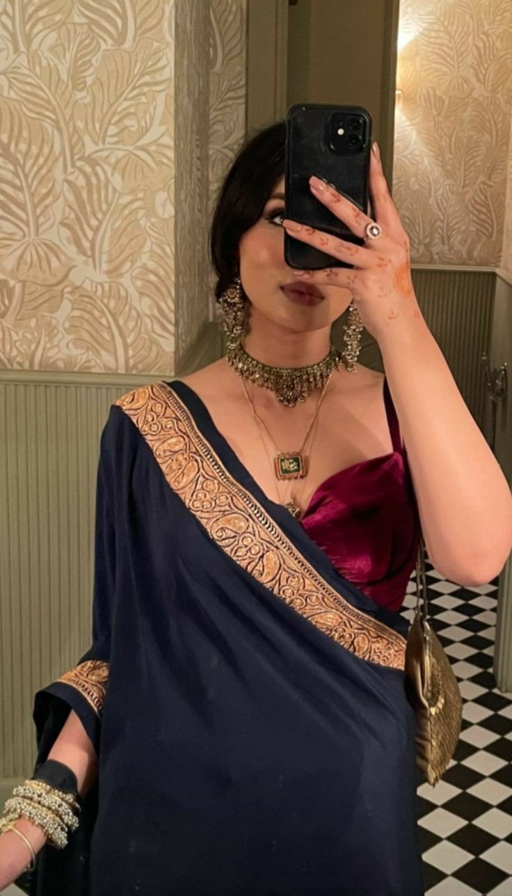 cute girl pic in saree for dp cute girl pic in saree for dp