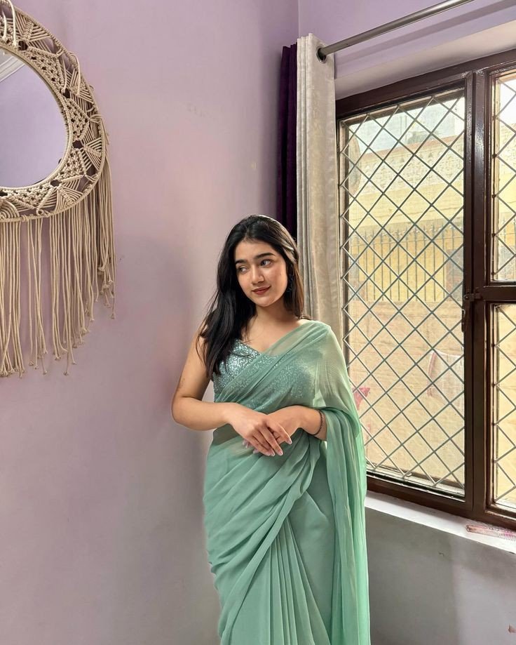 girl dp in saree girl dp in saree