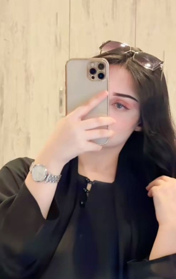 girls mirror selfie dp for whatsapp girls mirror selfie dp for whatsapp