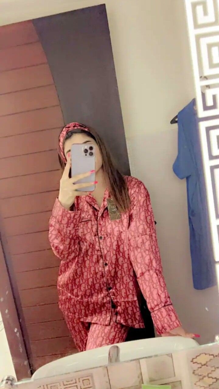 mirror selfie dp cartoon girl mirror selfie dp cartoon girl
