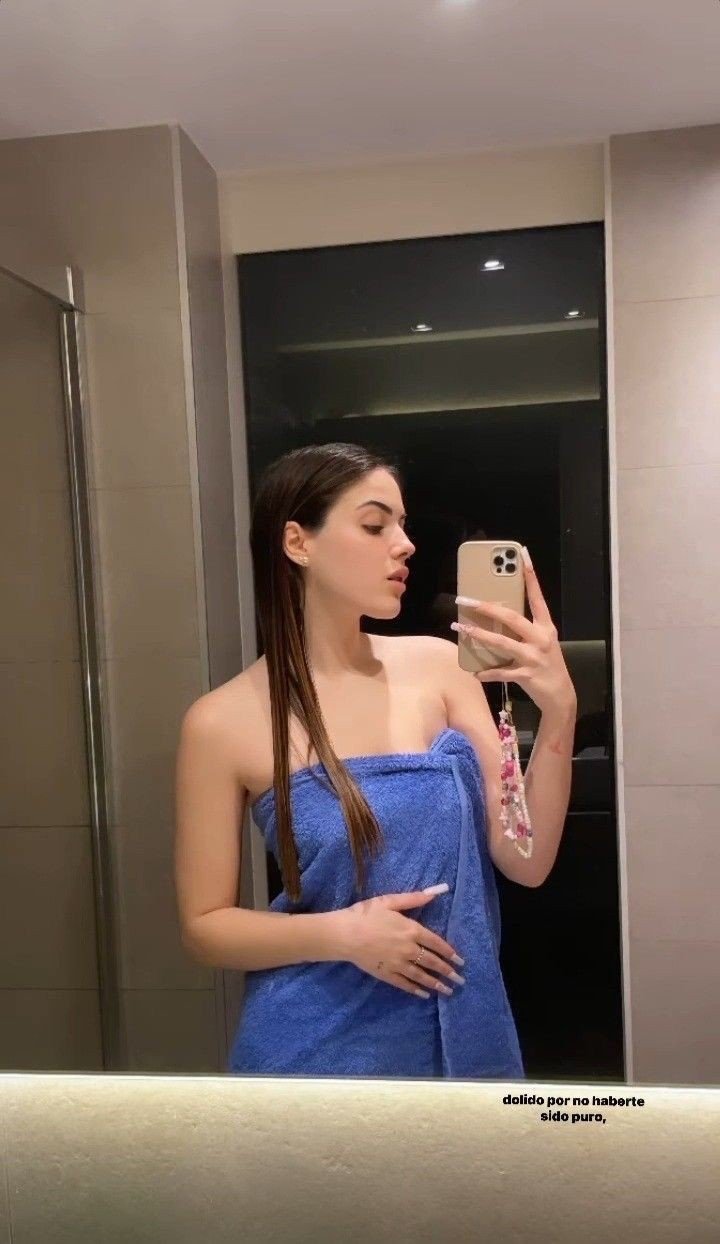 mirror selfie girl dp attitude mirror selfie girl dp attitude