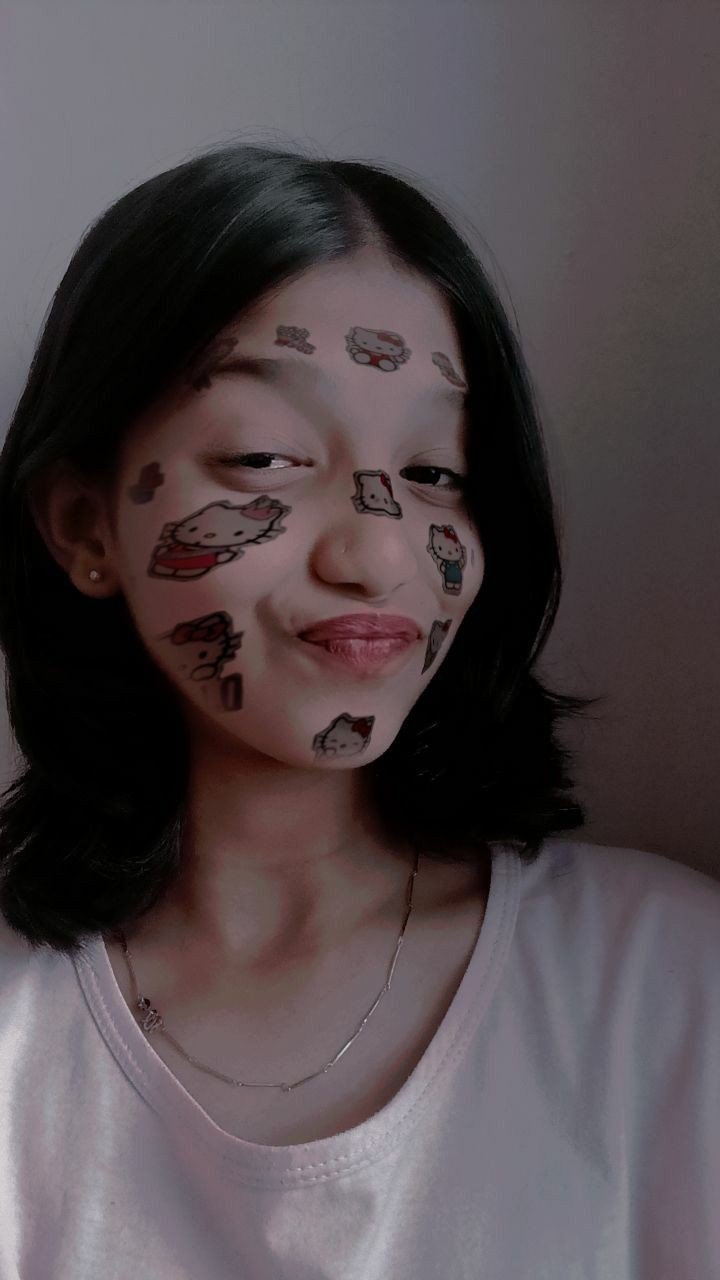 real simple girl image hide face real simple girl image hide face