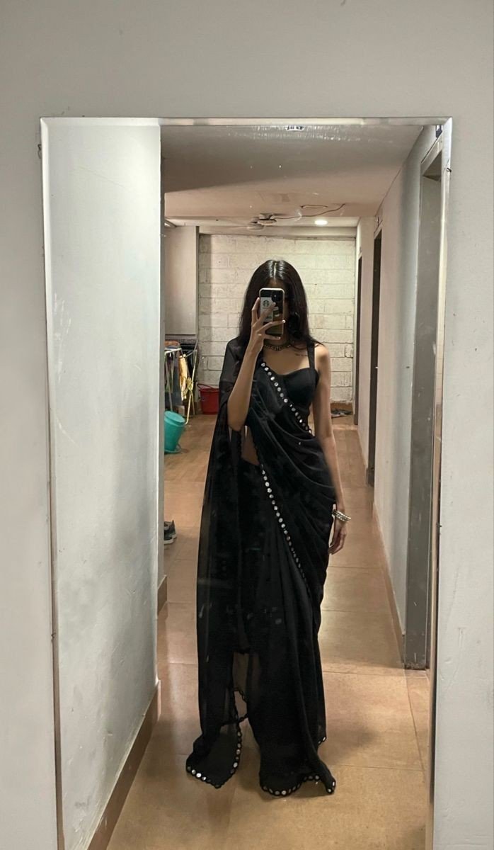 red saree dp girl attitude red saree dp girl attitude