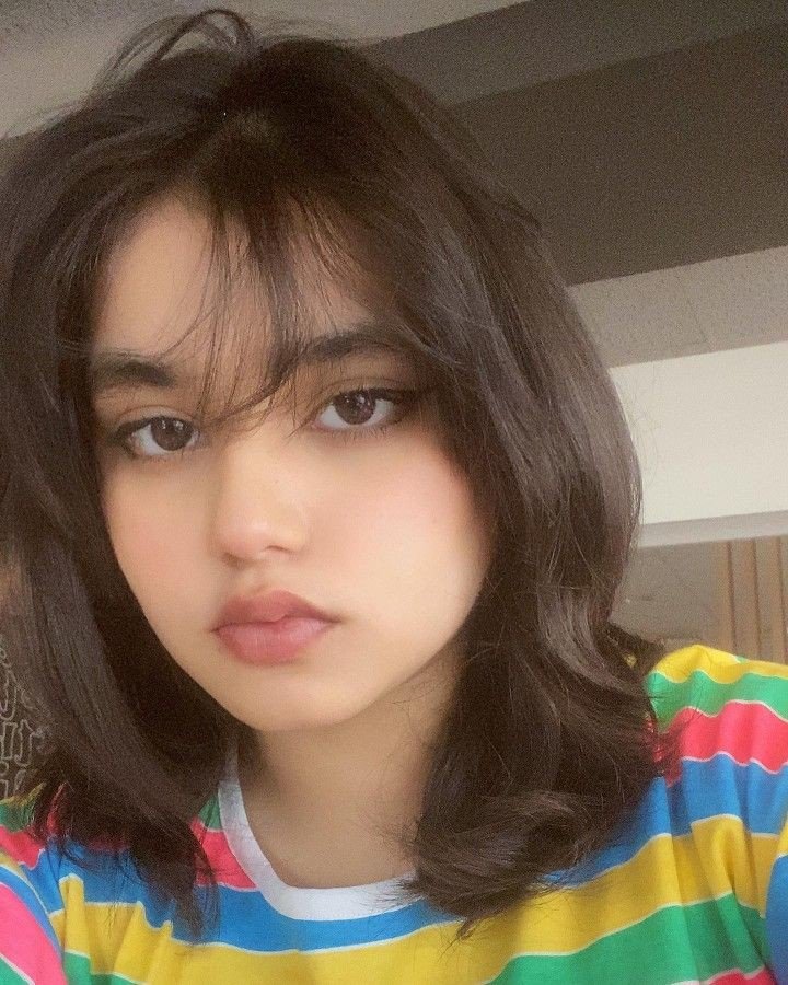 simple hide face girl pic simple hide face girl pic