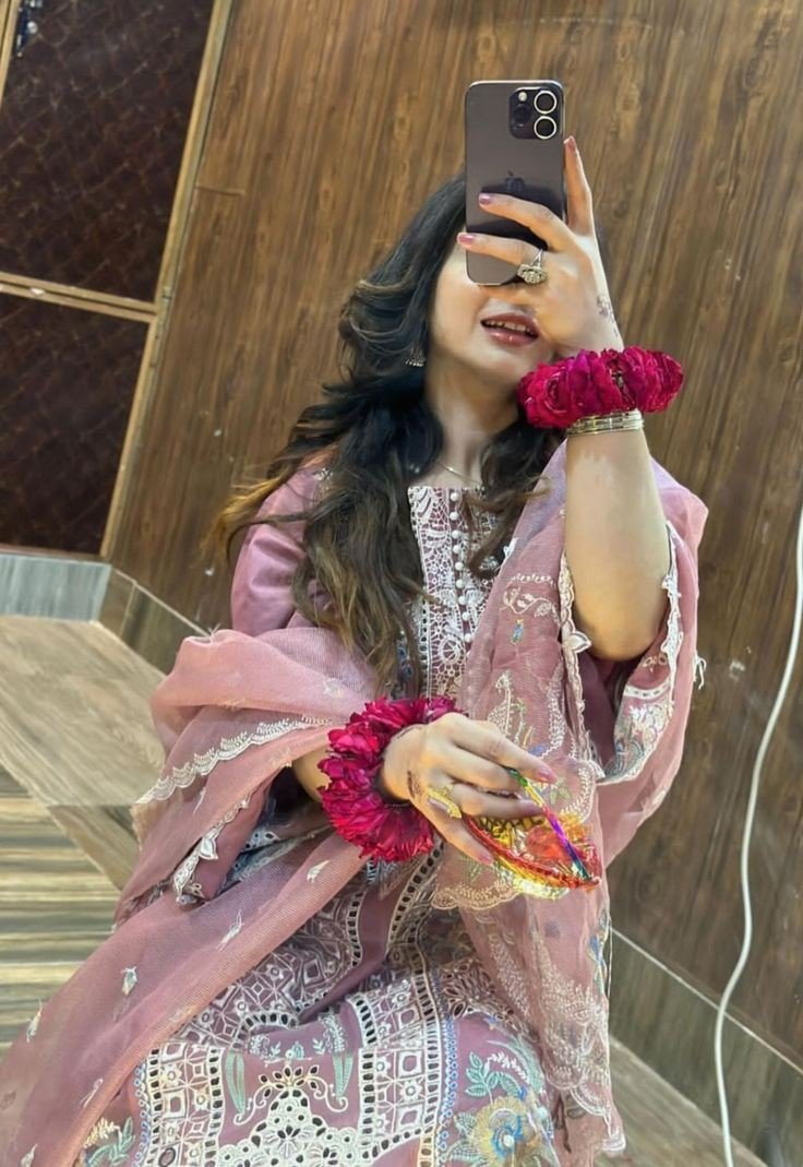 stylish attitude girl dp for instagram stylish attitude girl dp for instagram